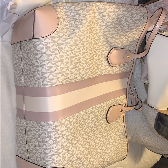 Mk XL tote - Picture 3 of 4